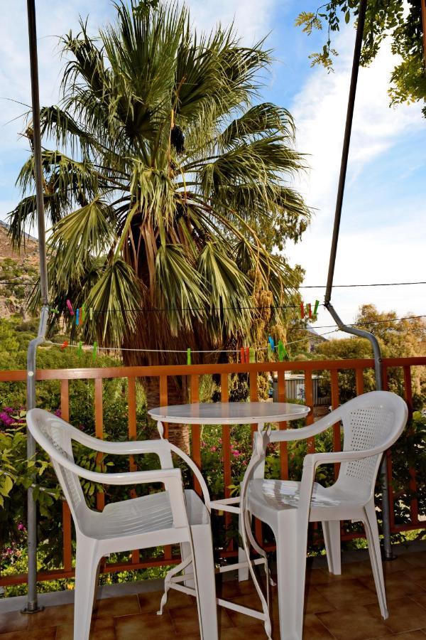 Lissos Rooms Sougia Exterior foto